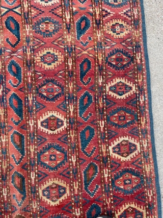 19th century Ersari Beshir rug with alternating bands design. A complete piece. 4'0" x 7'10 or 122 x 239cm              