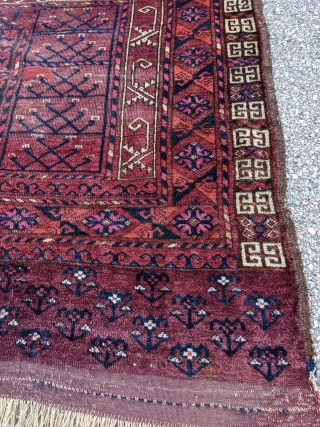 19th century Ersari ensi with complete kilim end. 4'4" x 6'6" or 132 x 198cm. Wonderful natural dyes with no tip fading. One repiled strip 2/3 down and low pile in the  ...