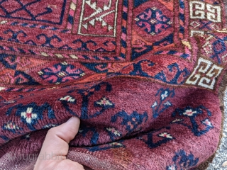 19th century Ersari ensi with complete kilim end. 4'4" x 6'6" or 132 x 198cm. Wonderful natural dyes with no tip fading. One repiled strip 2/3 down and low pile in the  ...