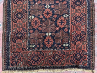 Silky wool on this "snowflake" Baluch piece. 3'2" x 5'0" or 154 x 90cm.                   