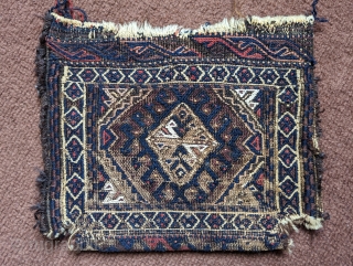Baluch soumak chanteh with many colors of silk (at least 5). These were always old and special pieces. Both sides complete except for the corners which are missing, complete all around. Please  ...