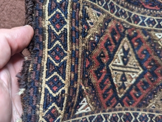 Baluch soumak chanteh with many colors of silk (at least 5). These were always old and special pieces. Both sides complete except for the corners which are missing, complete all around. Please  ...