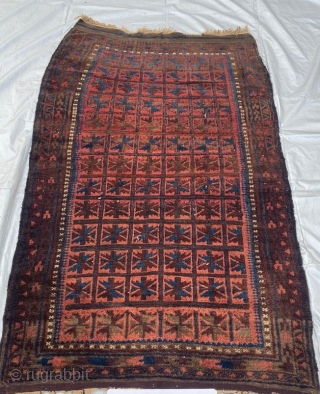 Nice old Baluch rug with wonderful abrash and good pile. 3"2" x 5'3" or 96 x 160cm                