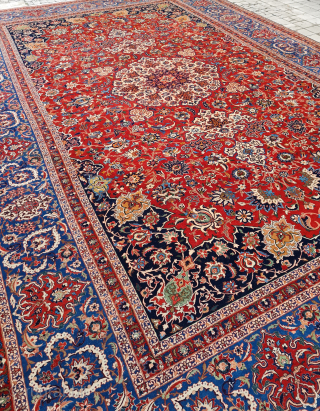 ANTIQUE PERSIAN ISFAHAN KURK  OVERSIZE 560X370 CM PLEASE ASK FOR MORE INFO                    