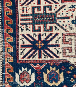 ANTIQUE  Caucasian  Shrivan Rug. 
8.9’ x 4´
2.7 m X 1.2 m

Attractive Memling motif  on white ground border. 
Good assortment of saturated colours, very clean, has been washed; no stains  ...