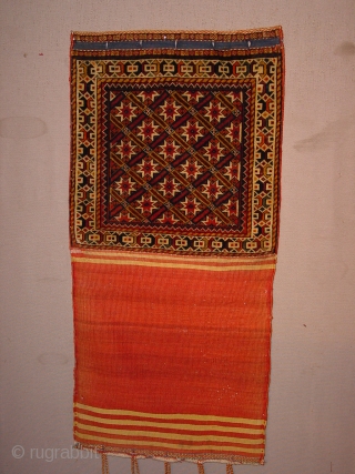 wonderful fine antique complete Qhashqay bag, with fine red woollen weft and complete closing sysytem, original kelim back, great even pile, great natural colors,no stains, no holes
the whole measures 55x110cm
1.8x3.7ft   