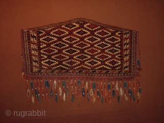 great antique asmalyk in great condition wonderful colors, great tassels, clean, no stains, no repairs

120x62cm
4x2.1ft                  