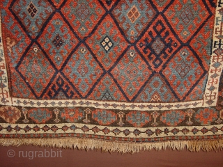 wonderful large tribal jaff bagface from 1880 or so, great drawing, great natural colors, all ends very precize and beautiful secured, a must have for collectors....
106x93cm
3.5x3.1ft without the fringes    