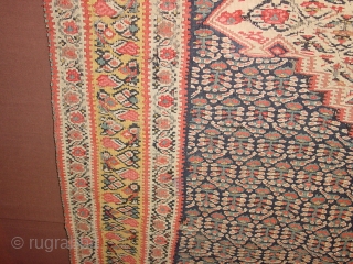 wonderful 1850 bidjar senneh , one the most beautiful there are, some small repair, headends secured, all very thin wool, superbe natural colors

133x180cm
4.4x6ft          