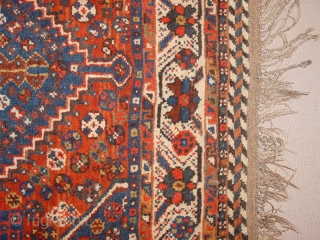 Antique qashqay , kashkuli, in wonderful undamaged condition, original selvedges and its decorations, and complete headends, great pile all over, no problems at all
115x166cm
3.8x5.5ft without the fringes      