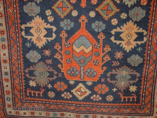 wonderful antique caucasian derbend rug , great pile, silky soft wool, wonderful natural colors, headends secured, all wool, no stains, no repairs, flat laying

115x155cm

3.8x5.2ft         