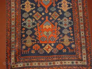 wonderful antique caucasian derbend rug , great pile, silky soft wool, wonderful natural colors, headends secured, all wool, no stains, no repairs, flat laying

115x155cm

3.8x5.2ft         