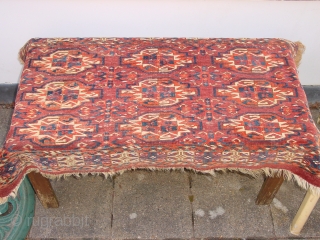 fabulous turkoman chuwal ( kyzil ayak?)  fabulous natural colors, great wool quality, some wear and side damages, one tiny fingertip repair, no stains, early 19th century?

112x72cm
3.7x2.4ft      