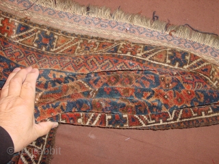 fabulous 1870 baluch bagface , some old mothbite, no holes, 2 small repairs with patches in lower righ corner, no stains, great kelim detail, great natual colors

88x85cm
3x2.8ft      