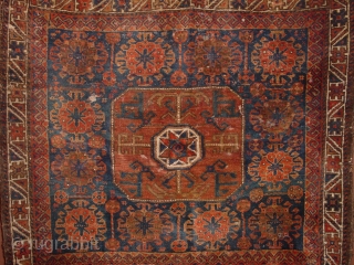fabulous 1870 baluch bagface , some old mothbite, no holes, 2 small repairs with patches in lower righ corner, no stains, great kelim detail, great natual colors

88x85cm
3x2.8ft      