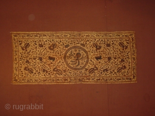 gorgeous silk antique batik indonesian lokchan  great condition , great special sized
55x130cm
1.8x4.3ft                    