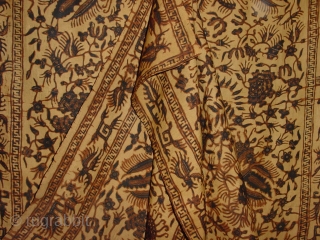 gorgeous silk antique batik indonesian lokchan  great condition , great special sized
55x130cm
1.8x4.3ft                    