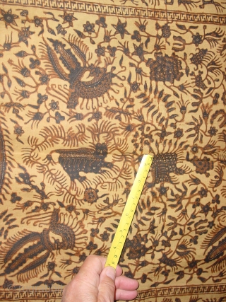 gorgeous silk antique batik indonesian lokchan  great condition , great special sized
55x130cm
1.8x4.3ft                    