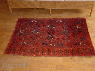 wonderful antique 1880? turkoman ersari chuwal, three small repairs, see photos, wonderful natural colors, fairly great pile, great natural colors, black, blue , green, red, etc no stains, wonderful soft silky wool
140x94cm
4.7x3.1ft 