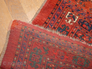 wonderful antique 1880? turkoman ersari chuwal, three small repairs, see photos, wonderful natural colors, fairly great pile, great natural colors, black, blue , green, red, etc no stains, wonderful soft silky wool
140x94cm
4.7x3.1ft 