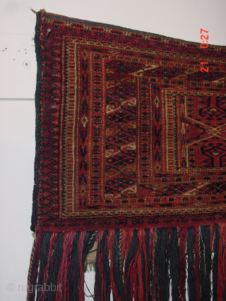 wonderful salor turkoman torba in good condition, very fine!!! many knots per sq inch, all great natural colors, original fringes, no tears, no holes, no stains, truly a collectors item
112x30cm
3.7x1 ft without  ...