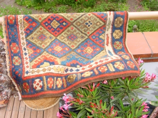 wonderful soft wool, great natural colors, clean, 

78x66cm

2.6x2.2ft                         