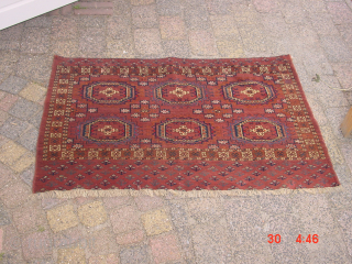 Gorgeous antique turkoman tekke chuwal with great use of silkknots, one very tiny corner repair, good pile, no stains, original selvedges , headends secured

118x79cm  3.9x2.6ft       