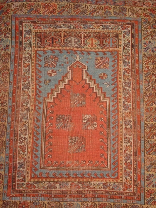 Wonderful pre 1900 mudjur, it has some small repair and some wear as is clear in the photos, its colors are fabulous!, with this heavenly blue and aubergine, etc

115x140cm
3.8x4.7ft    