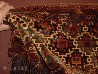 fabulous ersari antique cameltrapping, with all wonderful colors and in great condition!!! full pile, no repairs
173x42cm

5.8x1.4ft without the fringes              