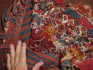 wonderful complete 1880 sumakh caucasian lesghhi bag , the white is cotton, ,no stains, no holes in the frint, no repairs in the front, wonderful natural colors, certainly inside, maybe a wash

wonderful  ...