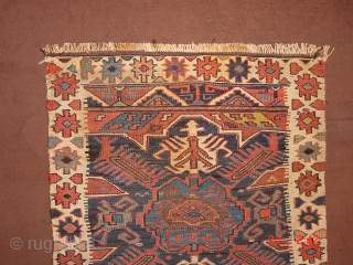 wonderful pre 1900 caucasian sumakh wagireh? h Selvedges are not cut both headends have kelim ending, all gorgeous natural colors

45x58cm
1.5x1.9ft without the fringes          