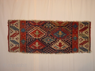 fabulous 1880 MOGHAN RUGFRAGMENT In grear condition
99x40cm
3.3x1.3ft                          