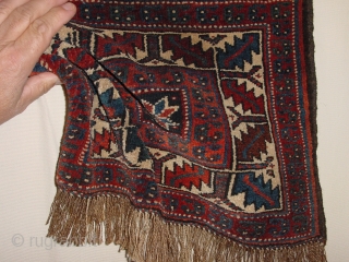 wonderful weramin antique bagface , great condition, great all natural colkors

50x31cm
1.7x1ft without the fringes                   