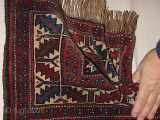 wonderful weramin antique bagface , great condition, great all natural colkors

50x31cm
1.7x1ft without the fringes                   