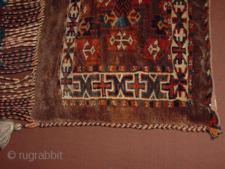 WONDERFUL TURKOMAN ANTIQUE COMPLETE TORBA , great natural colors, , great condition
Ajewel in every home,
will be shipped as cushion

83x42cm
2.8x1.4ft without the wonderful tassels          