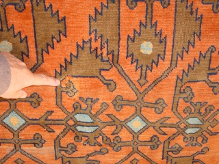 wonderful antique lotto, ushak, rug 1920? with christian crosses, all wool, some tiny repair and some old mothbite (very repairable), silky wool, no stains, original selvedges

145x196cm
4.8x6.5ft       