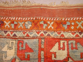 wonderful meaty pile ca. 1880 KONYA ? original kelimbeards, three tiny more or less repair (fingertips), fabulous natural colors, also great aubergine,
90x86cm
3x2.9ft
           