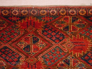 wonderful turkoman piece, in great condition, 1880? small tiny, tiny upper rightcorner repair, no stains, fabulous natural colors, original fringes
130x45cm
4.3x1.5ft without fringes           