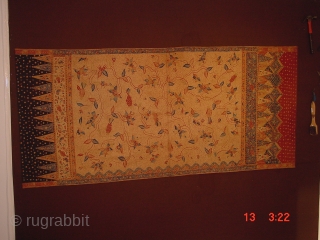 wonderful antique batik tulis sarong indonesia, from around 1900 
233x106cm   (7.8x3.5ft) one small repair, minimal faint stain, gorgeous!!! fine superbe flexible cool feeling fabric       