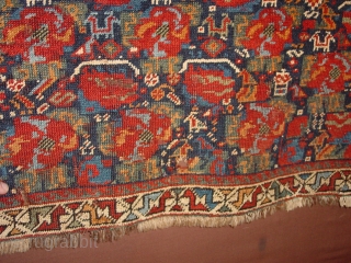 wonderful fine, antique 1880 kamseh, square small rug, some old mothbite, a few less than fingertip holes, no stains, superbe all natural colors

87x87cm
2.9x2.9ft          