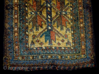 Belouch Balisth
Size: 46x107cm (1.5x3.6ft)
Natural colors, glossy wool, made in circa 1910/20, there old repairs at the corners                