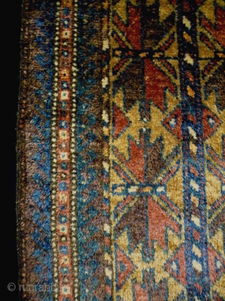 Belouch Balisth
Size: 46x107cm (1.5x3.6ft)
Natural colors, glossy wool, made in circa 1910/20, there old repairs at the corners                