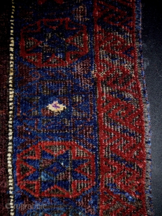 Belouch Bagface
Size: 61x58cm (2.0x1.9ft)
Natural colors, there is silk                         