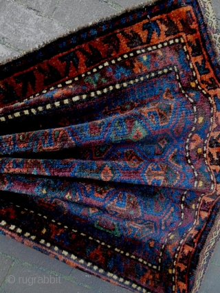 19th Century Baluch Bagface
Size: 67x60cm
Natural colors                           