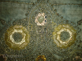 1880 Ottoman Textile
Size: 110x112cm (3.7x2.7ft)
Gold thread                           