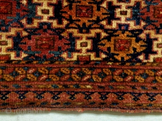 Ersari Bashir Penjerelik
Size: 133x30cm (4.4x1.0ft)
Natural colors, made in circa 1910                       