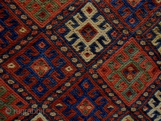 19th Century Soumakh cuwal
Size: 70x84cm
Natural colors                           