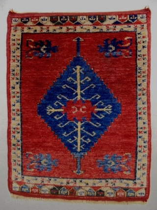 Anatolian Konya Ladik Yastik
Size: 59x77cm
Natural colors, it s used some years but made from old wool.                 
