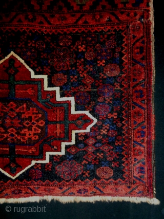 Memluk Gul Baluch
Size: 81x104cm (2.7x3.5ft)
Natural colors, made in circa 1910                       