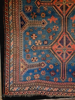 Qasqhay/Luri
Size: 160x237cm (5.3x7.9ft)
Made in circa 1910, there are two old repairs, two very small holes and two stitches.               